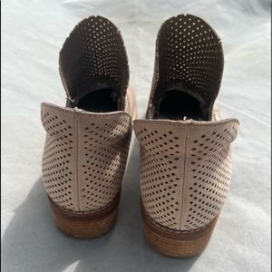 Eileen Fisher slip on casual boots